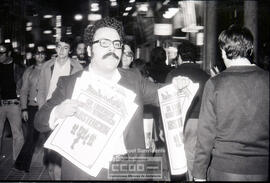 Reparto de Mundo Obrero en la calle y reunión en la sede del PCE – Foto 7