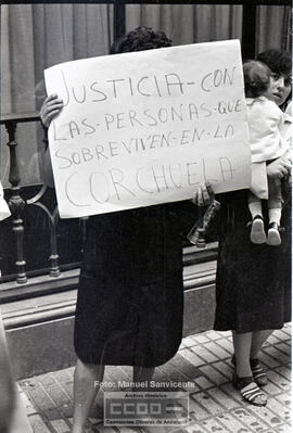 Protesta de vecinos de La Corchuela por calle Sierpes – Foto 5