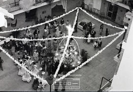 Cruz de mayo en calle Bailen – Foto 16