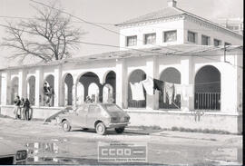 Asentamiento chabolista y casas en barracones – Foto 1