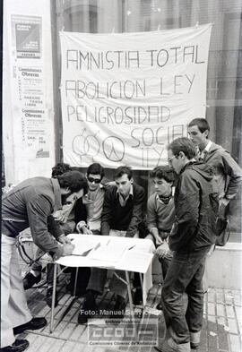 Recogida de firmas por la amnistía y abolición de la Ley de Peligrosidad Social – Foto 4