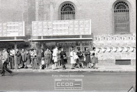 Retirada de carteles de Fuerza Nueva de los comercios – Foto 7