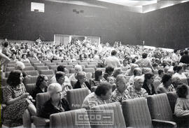 Mujeres en Salón de actos – Foto 9
